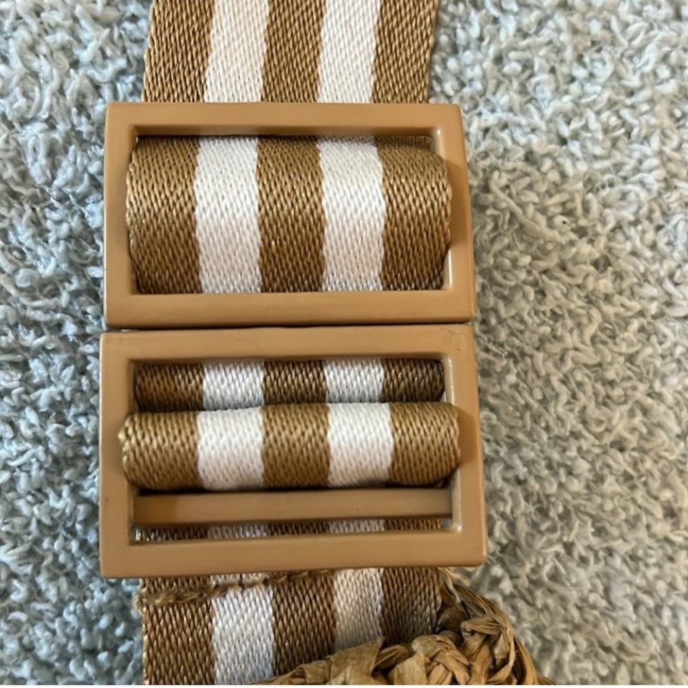 Lu & Elle Woven Tan Crossbody Bag - Picture 3 of 7